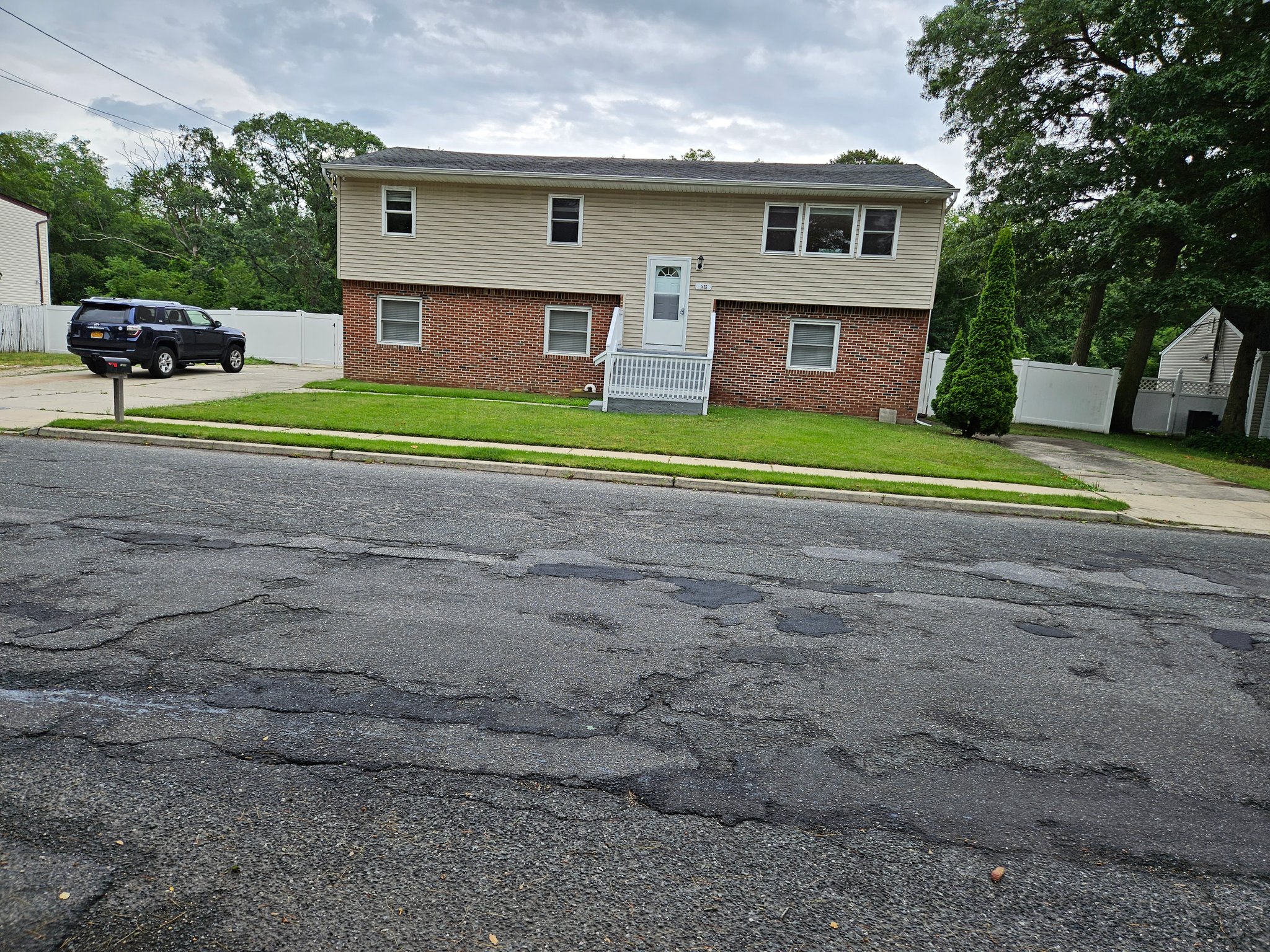Bayshore Apartment: 1455 E. Forks road