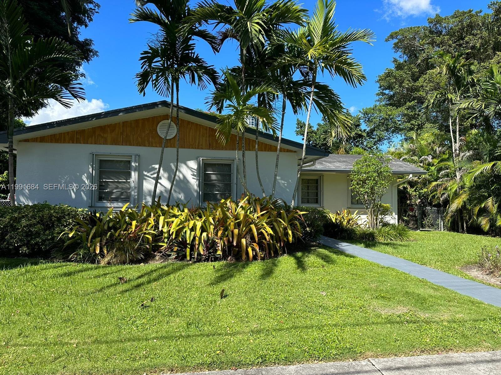 Miami House: 3755 Oak Ave