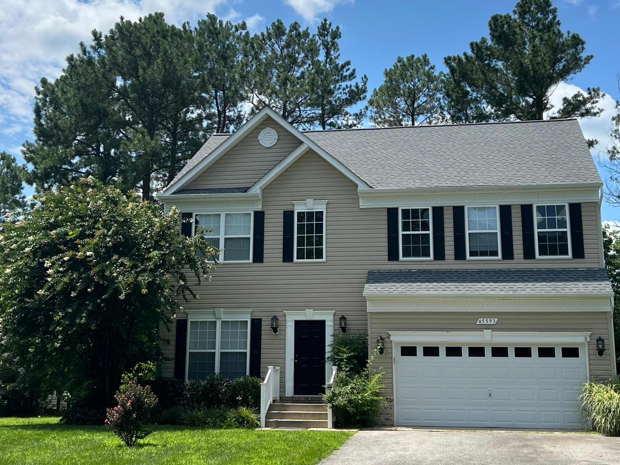 Great Mills House: 45593 Pleasant Mill Dr