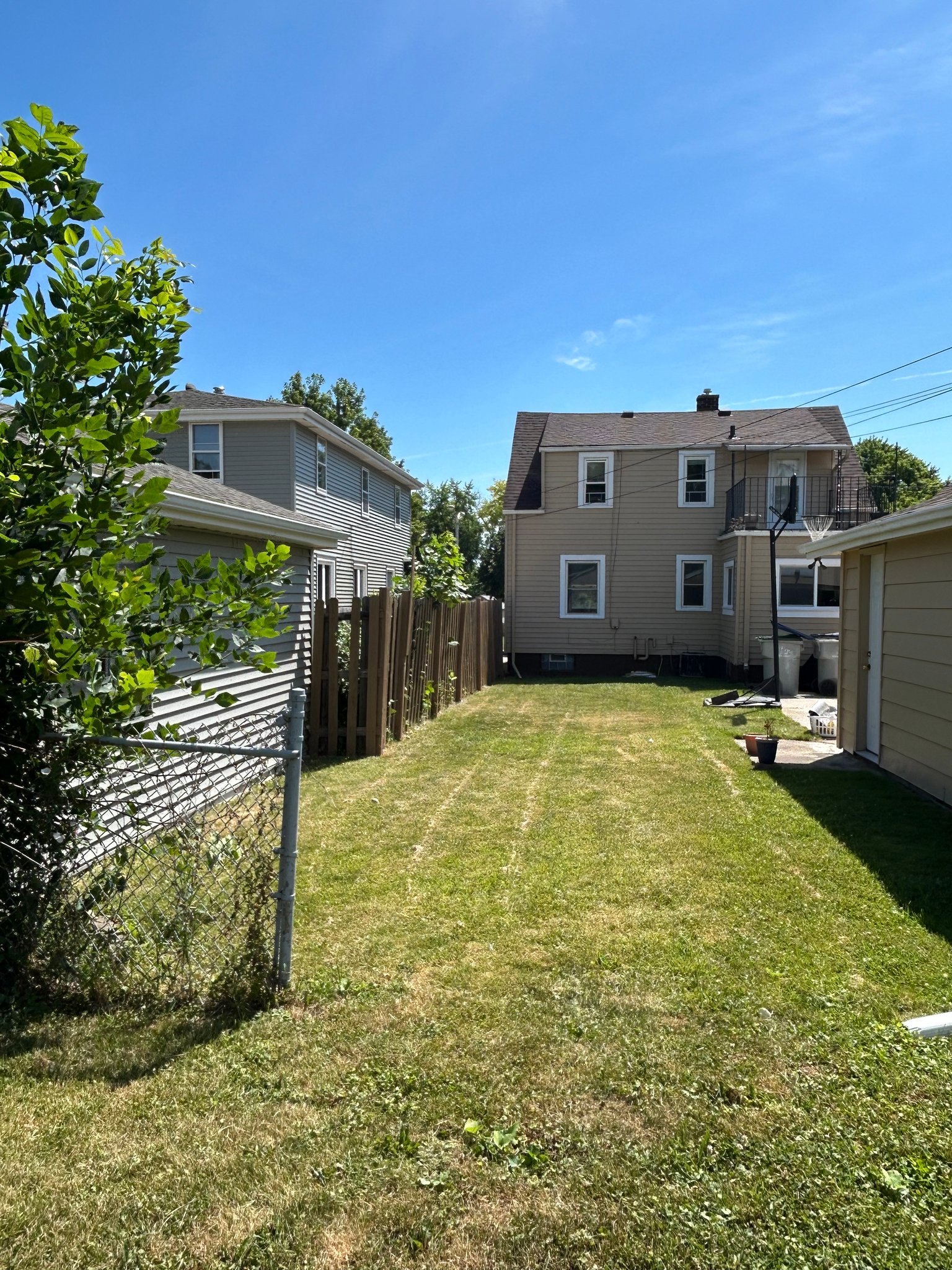 Milwaukee House: 2745 S 68th St