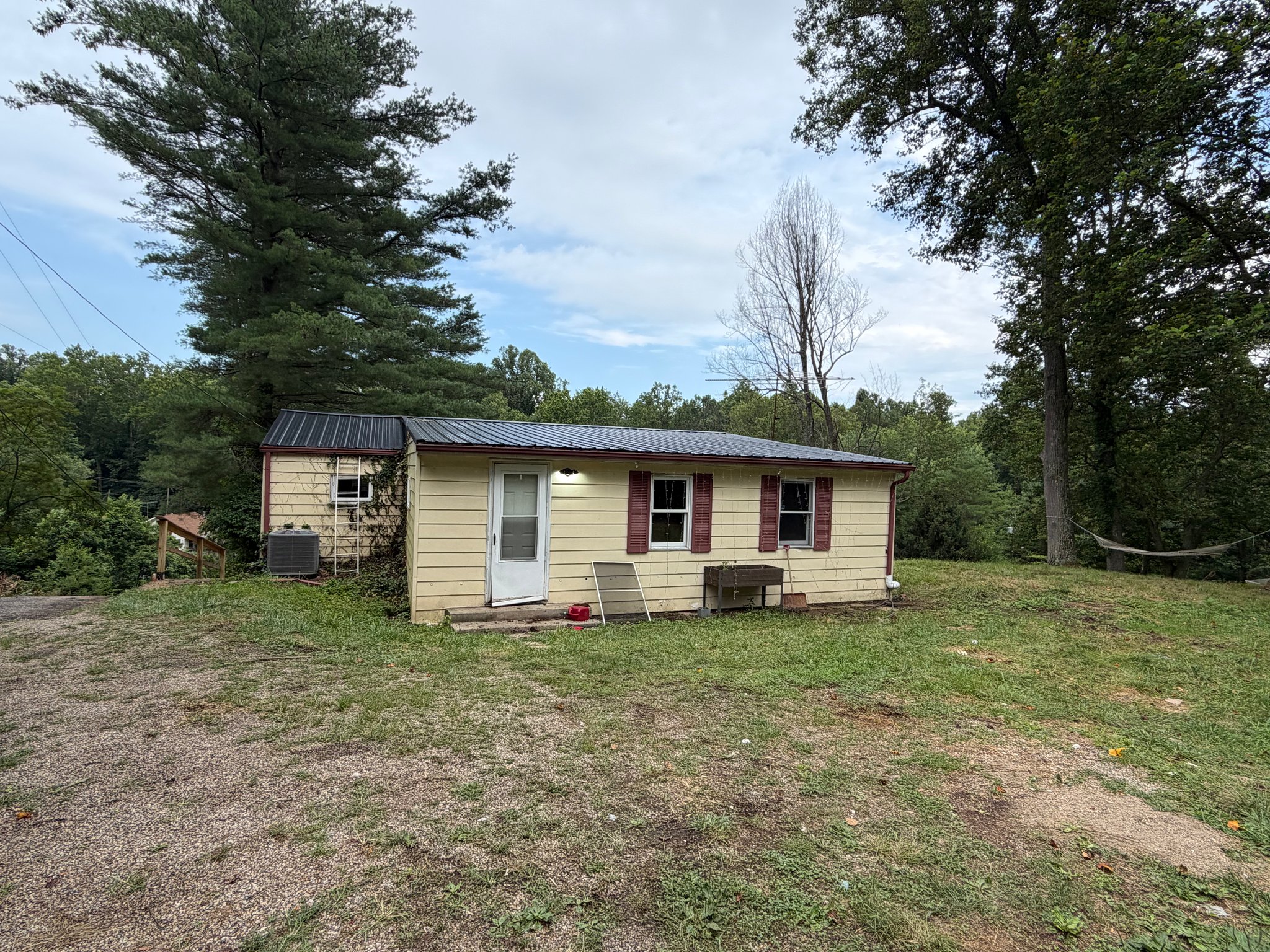 Portsmouth House: 593A SR 140