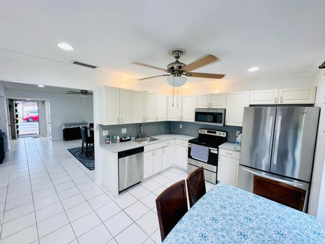 Delray Beach Townhome: 5077 FORSYTHIA Street