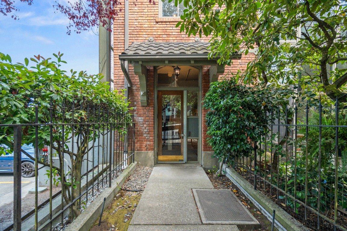 Seattle Condo: 1406 Harvard Ave