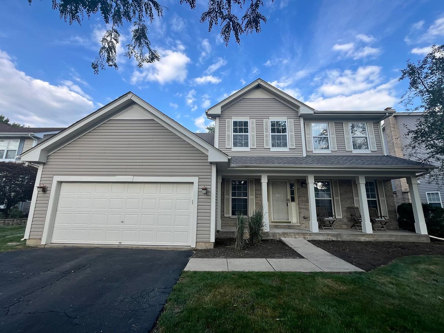 Naperville House: 2803 Bluewater Cir