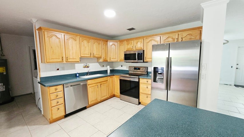 West Palm Beach House: 911 Burch Drive