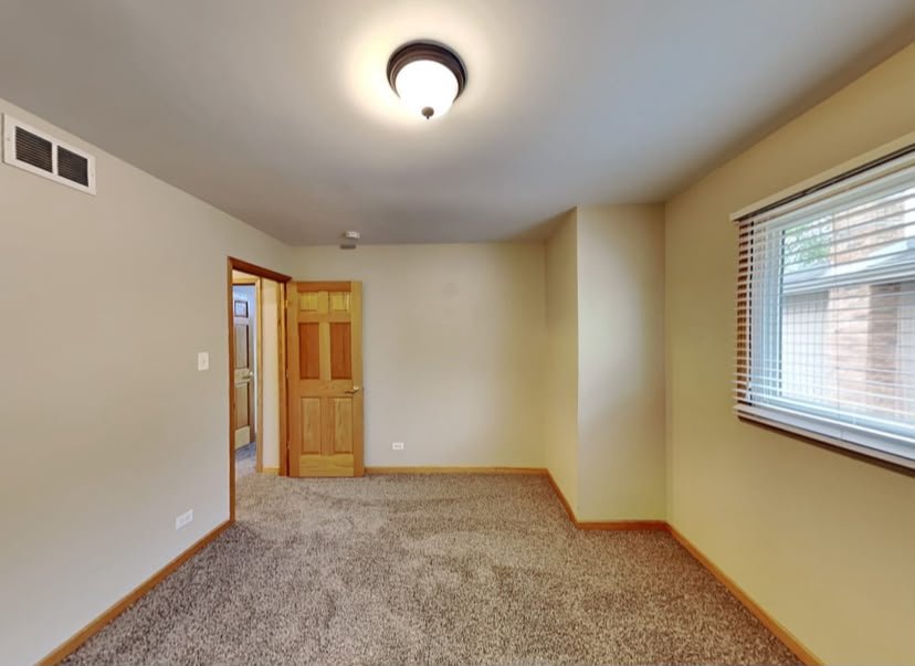 Oak Forest House: 6008 157th St