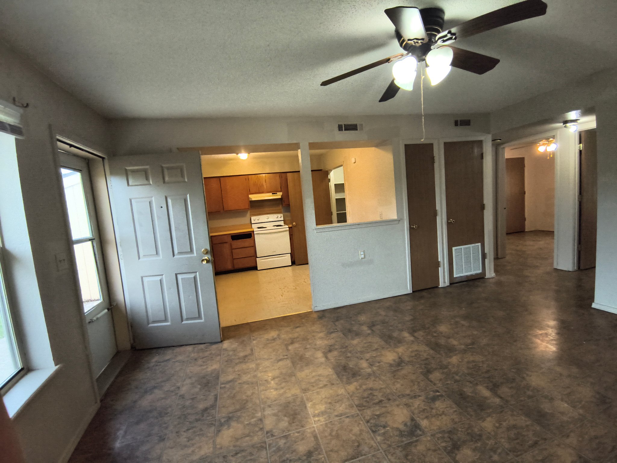 Lincoln Apartment: 508 N 6th St