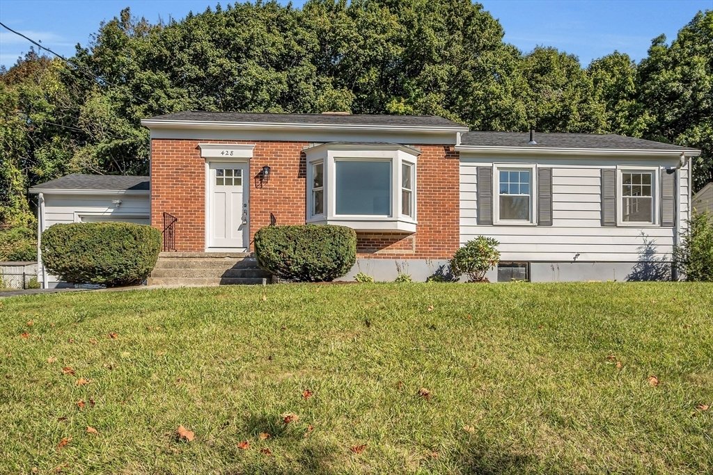 Worcester House: 428 Mower St