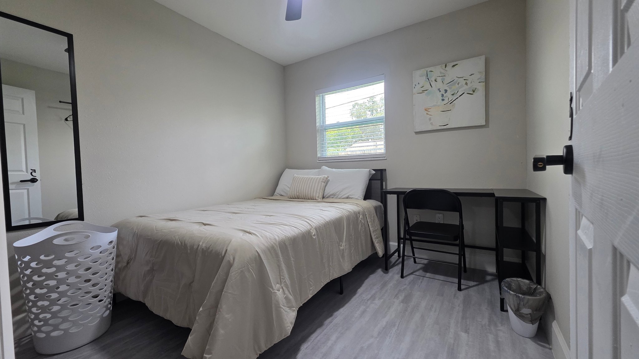 Orlando Single Room: 3624 Westwood Rd. Orlando, FL 32808