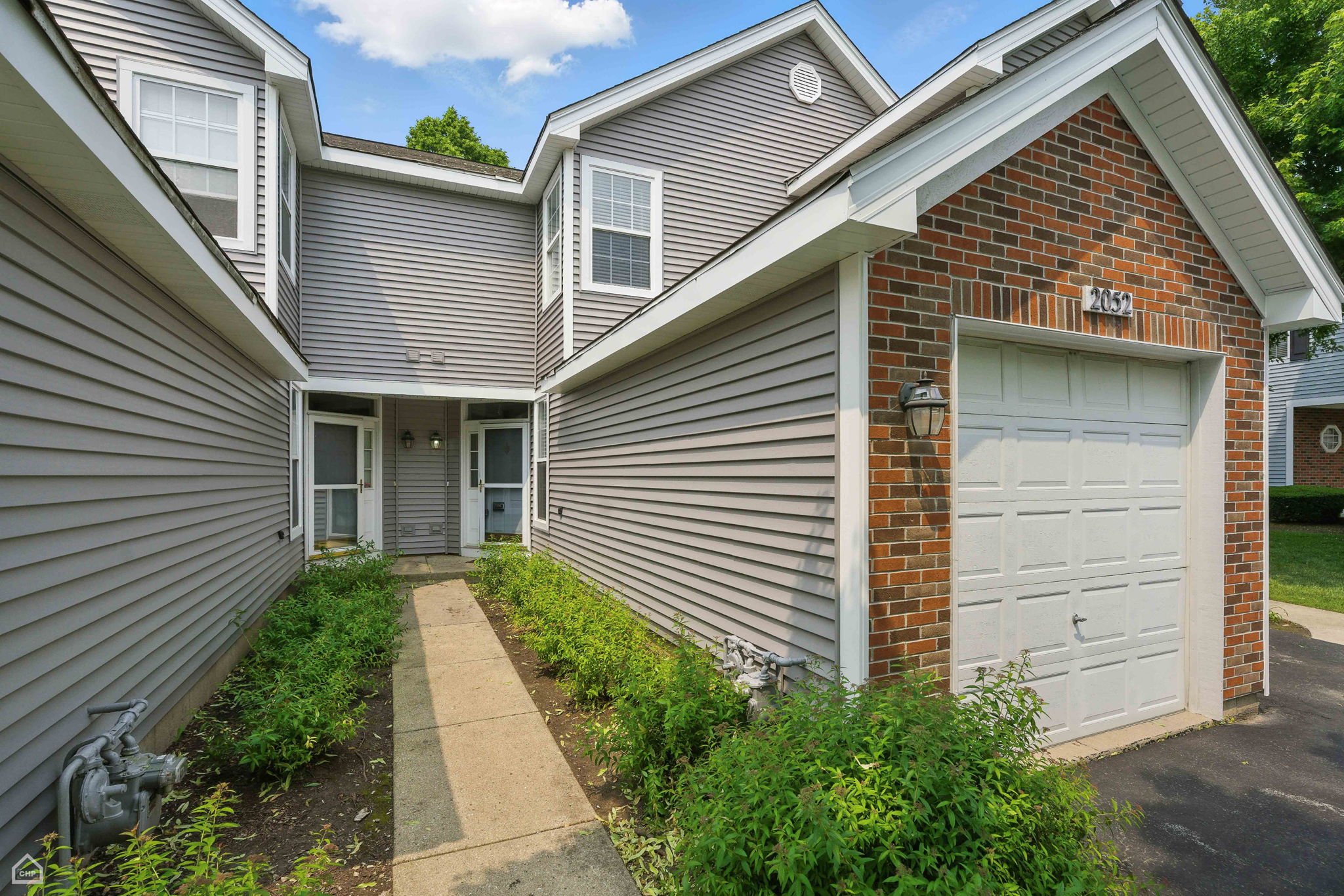 Algonquin Townhome: 2052 Waverly
