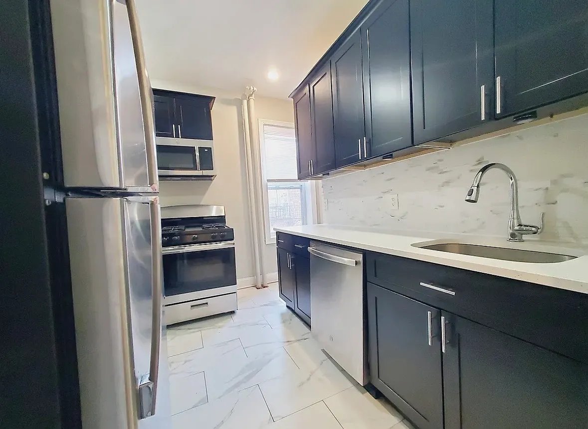 Jersey City Apartment: 158 Bergen Ave