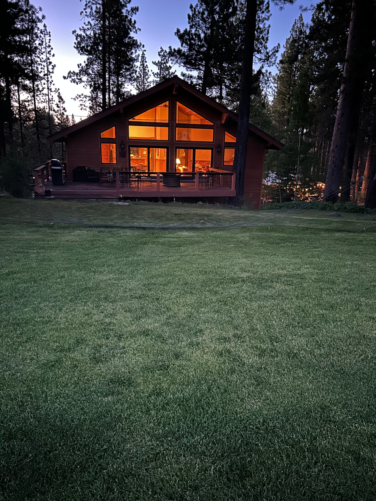 Truckee House: 10381 Reynold Way