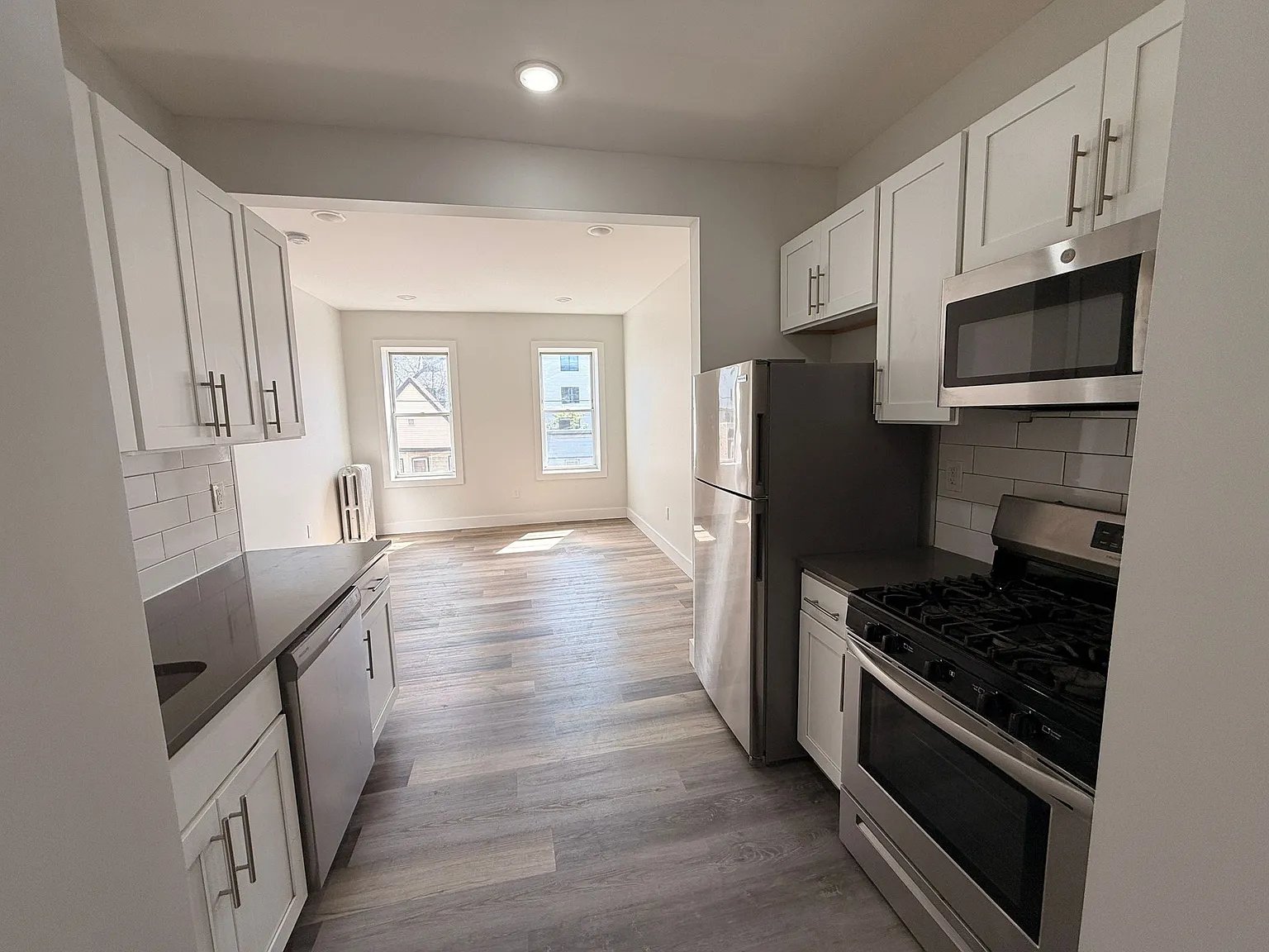 Jersey City Apartment: 232 Bidwell Ave