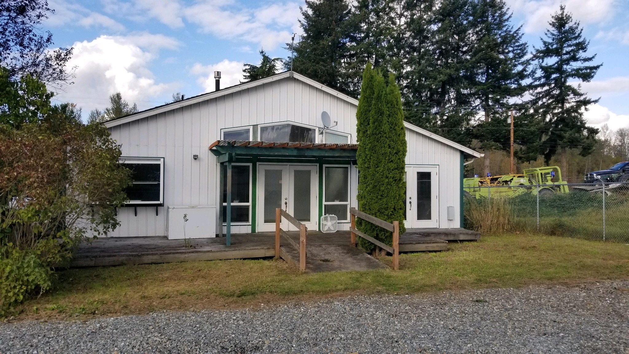 Buckley House: 27914 Hinkleman Rd