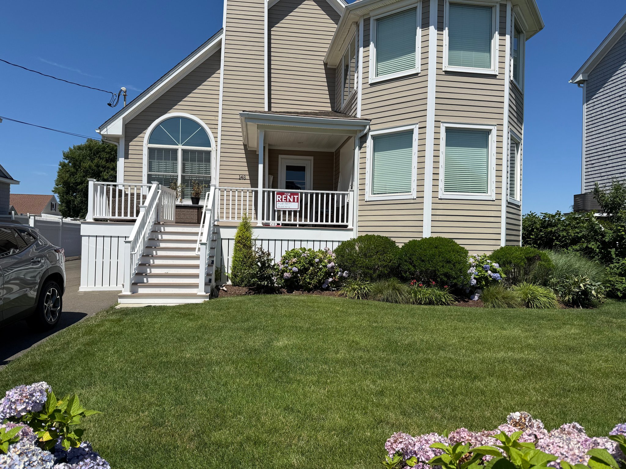 Westbrook House: 148 2nd Ave