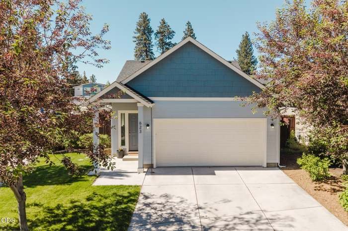 Bend House: 623 SE Glencoe Pl