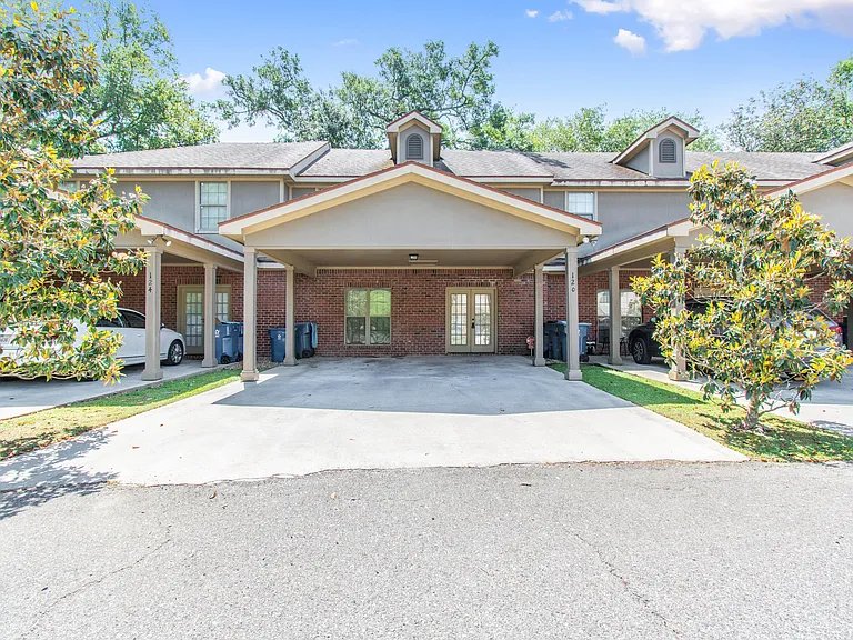 Lafayette Townhome: 120 Deraney Ln