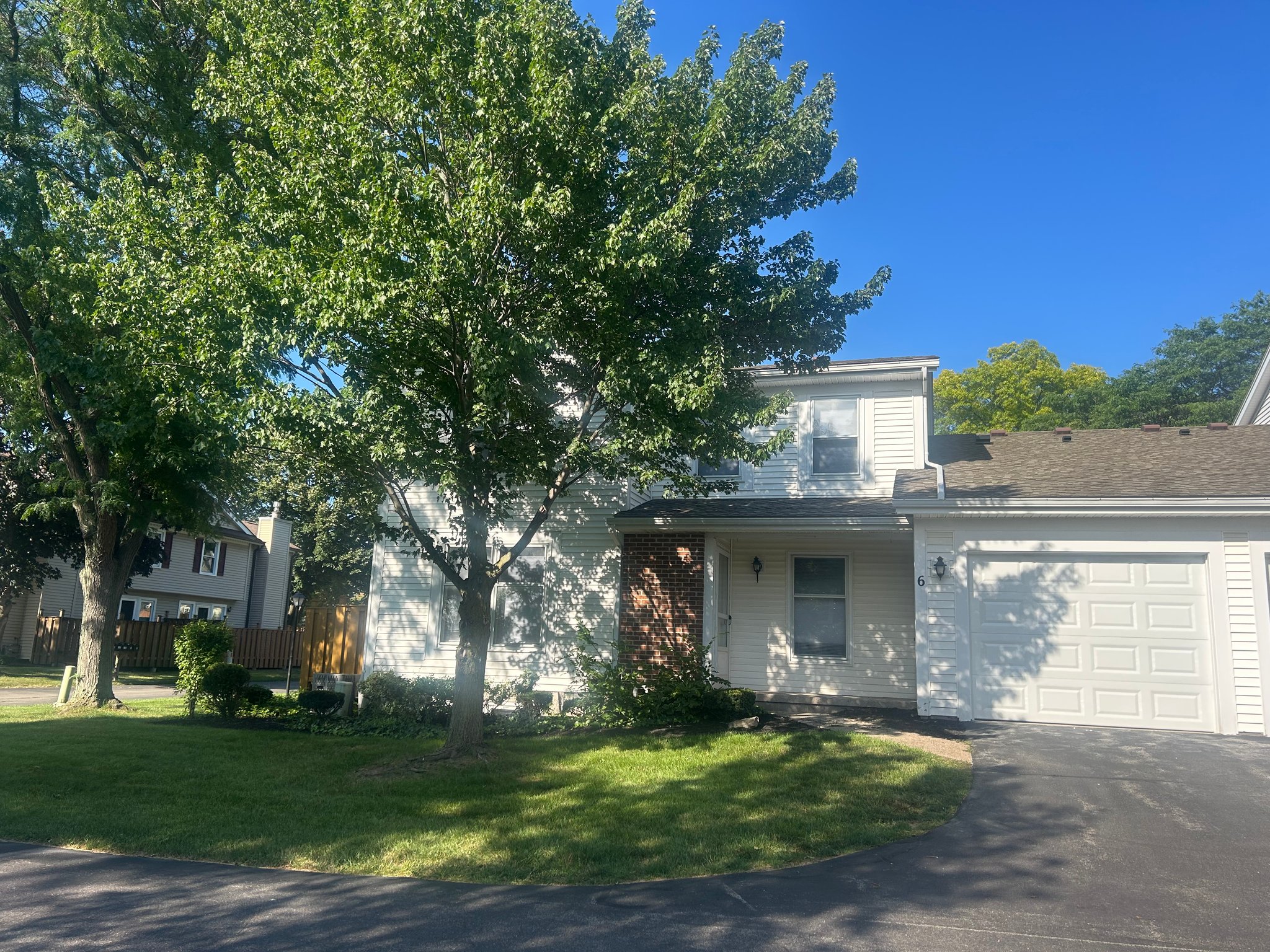 Penfield Townhome: 6 Talbot Dr