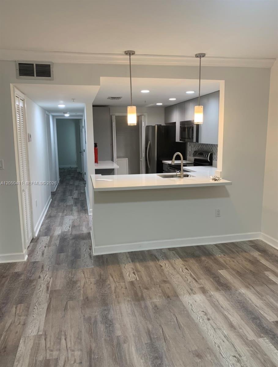Miami Condo: 323 Navarre Ave # 203