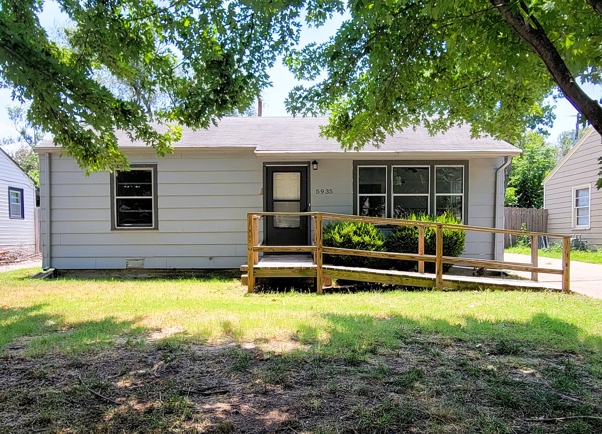 Wichita House: 5935 Bellaire