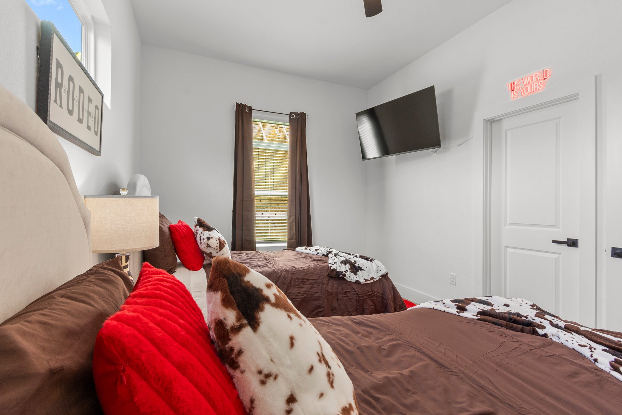 Houston Single Room: 4657 Phlox St B