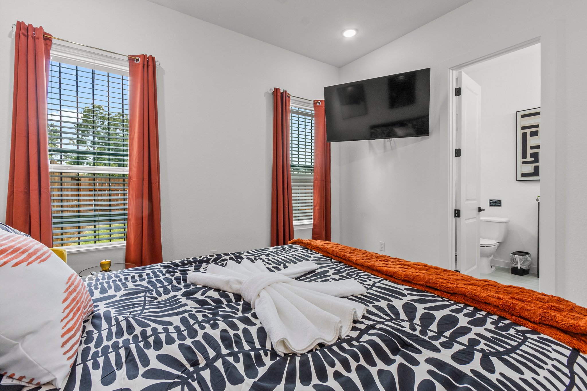 Houston Single Room: 4657 Phlox St B