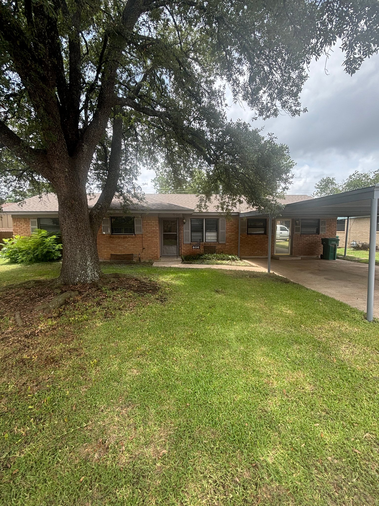 Waco House: 606 Theresa St