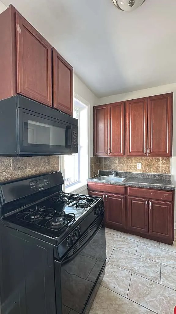 Jersey City Apartment: 162 Bergen Ave
