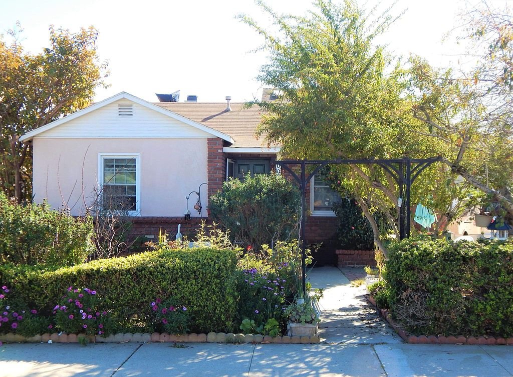 Redondo Beach House: 2008 Ernest Ave