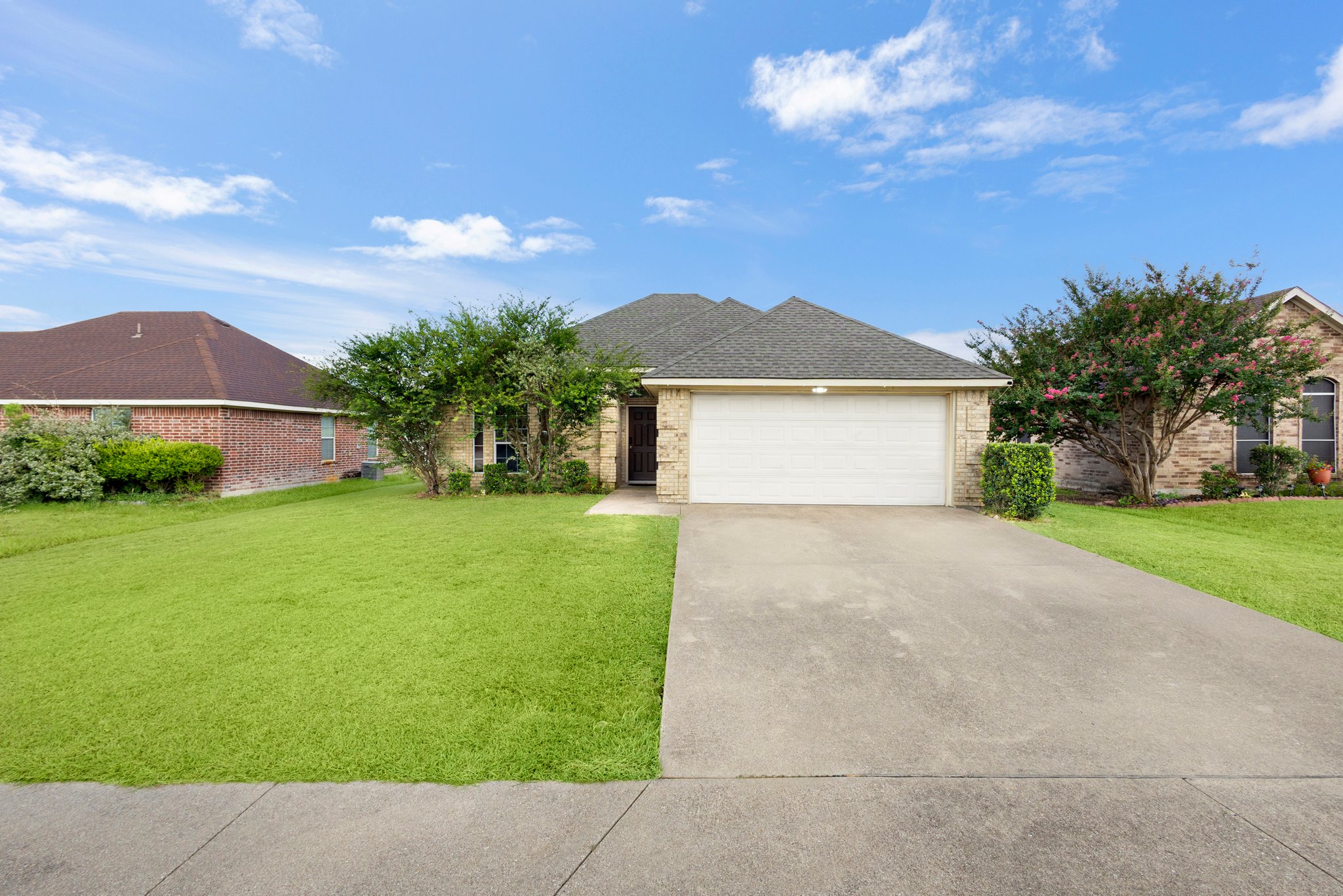 Waxahachie House: 624 Jordan Ln