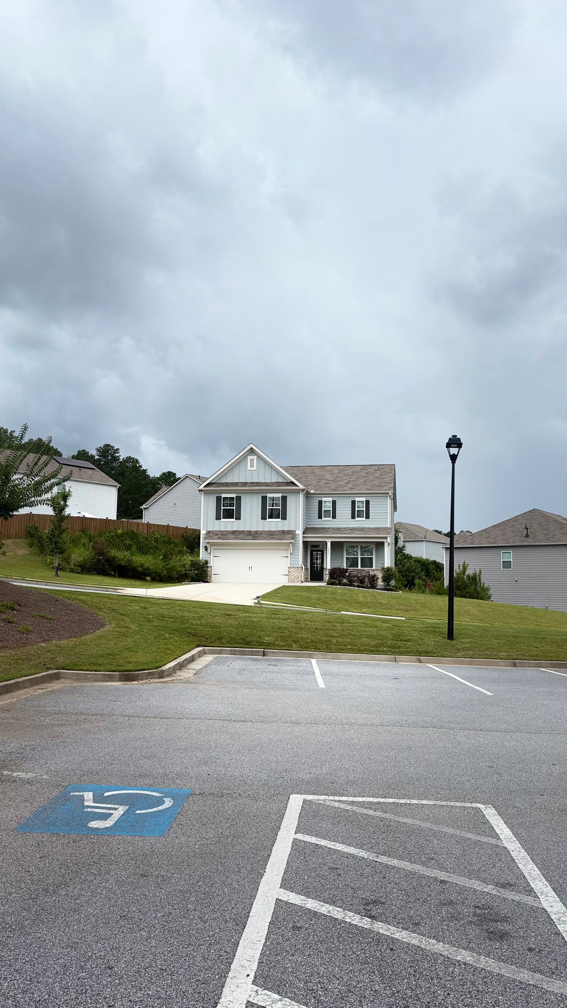 Fairburn House: 4475 merrigold way