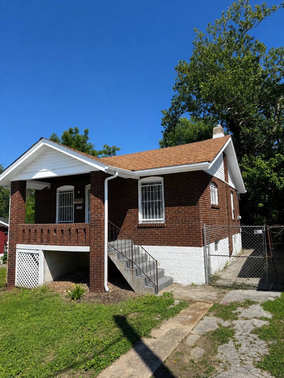 Saint Louis House: 2140 69th St