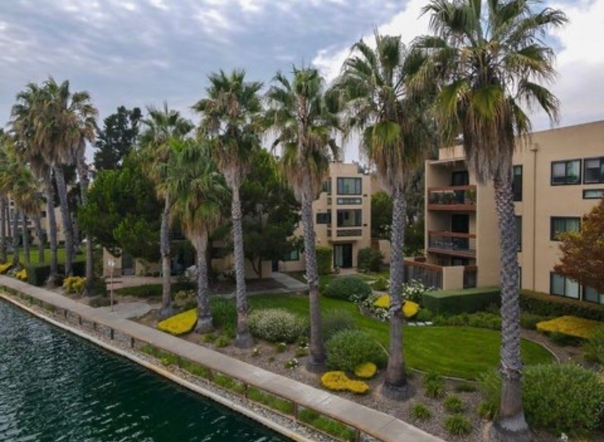 Foster City Condo: 920 Beach Park Blvd.