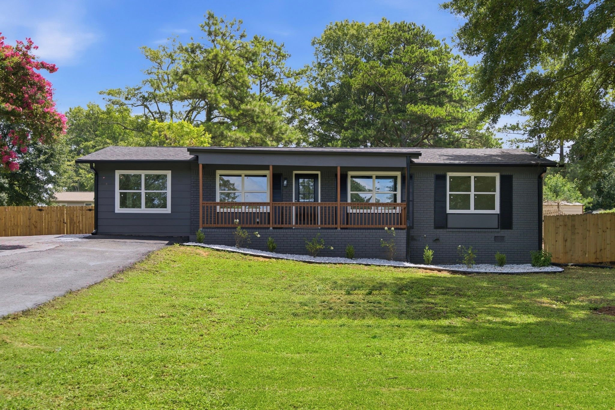 powder springs House: 3201 Hopkins road