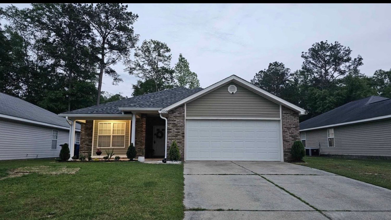 Dothan House: 109 Yuri Dr