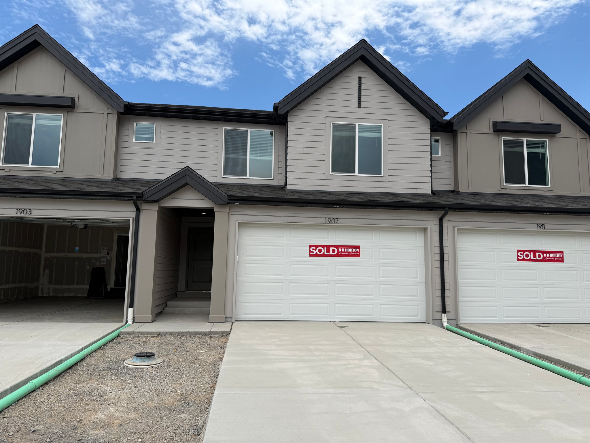 Salem Townhome: 1907 E 640 N