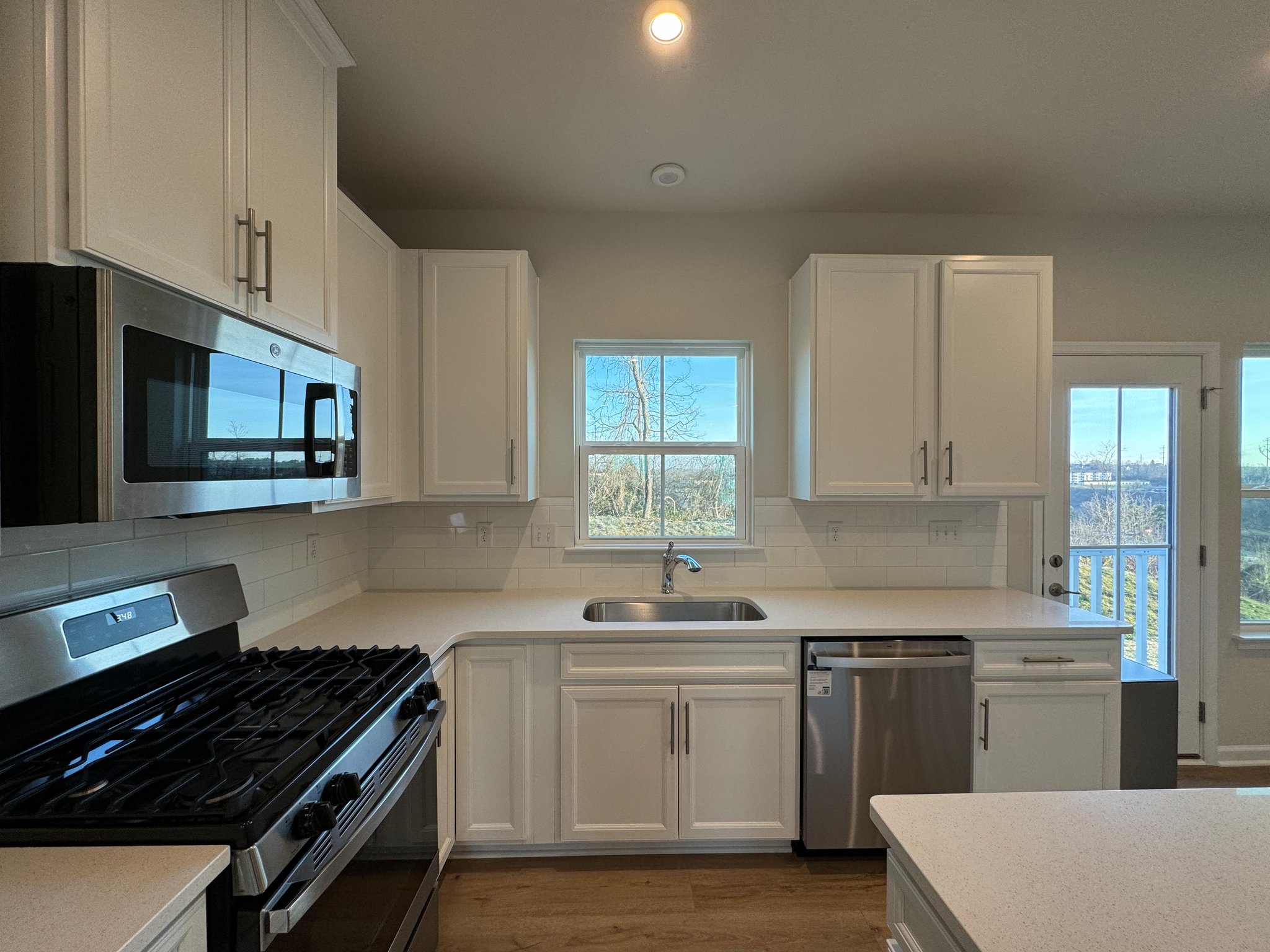 Mc Kees Rocks Townhome: 148 Crown St