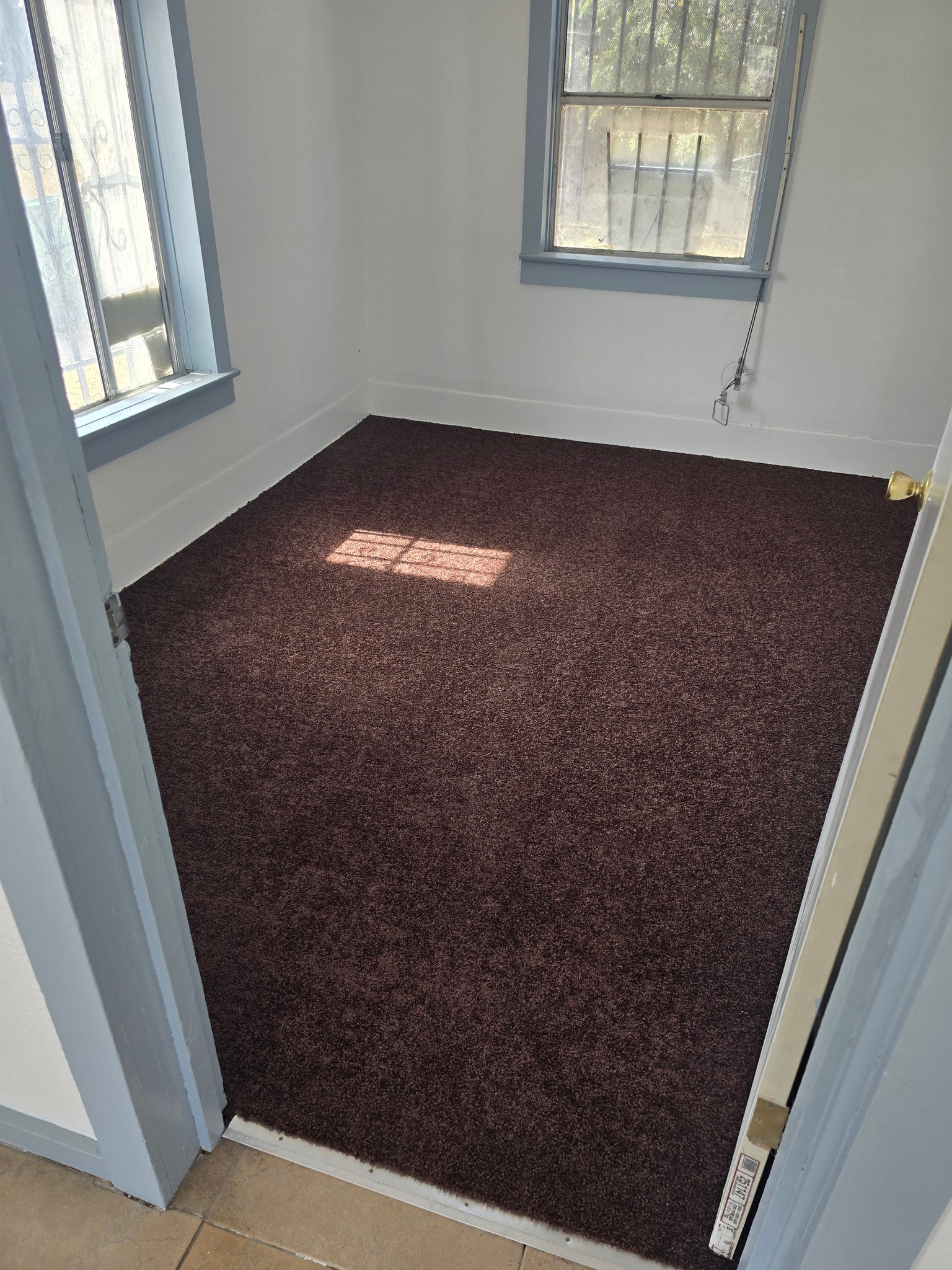 Los Angeles House: 695 1/2 E 41st Pl