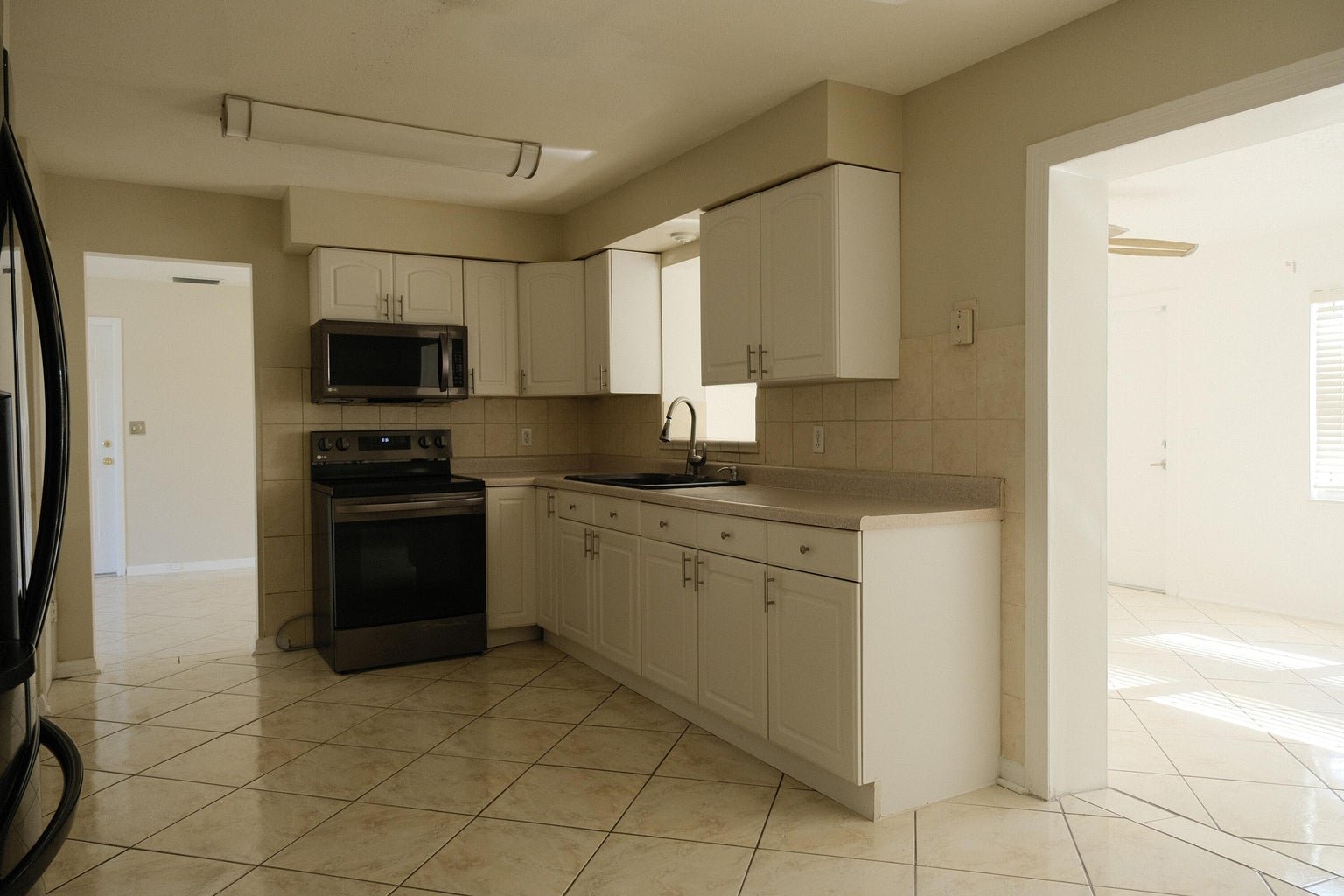 West Palm Beach House: 980 Woodland Avenue