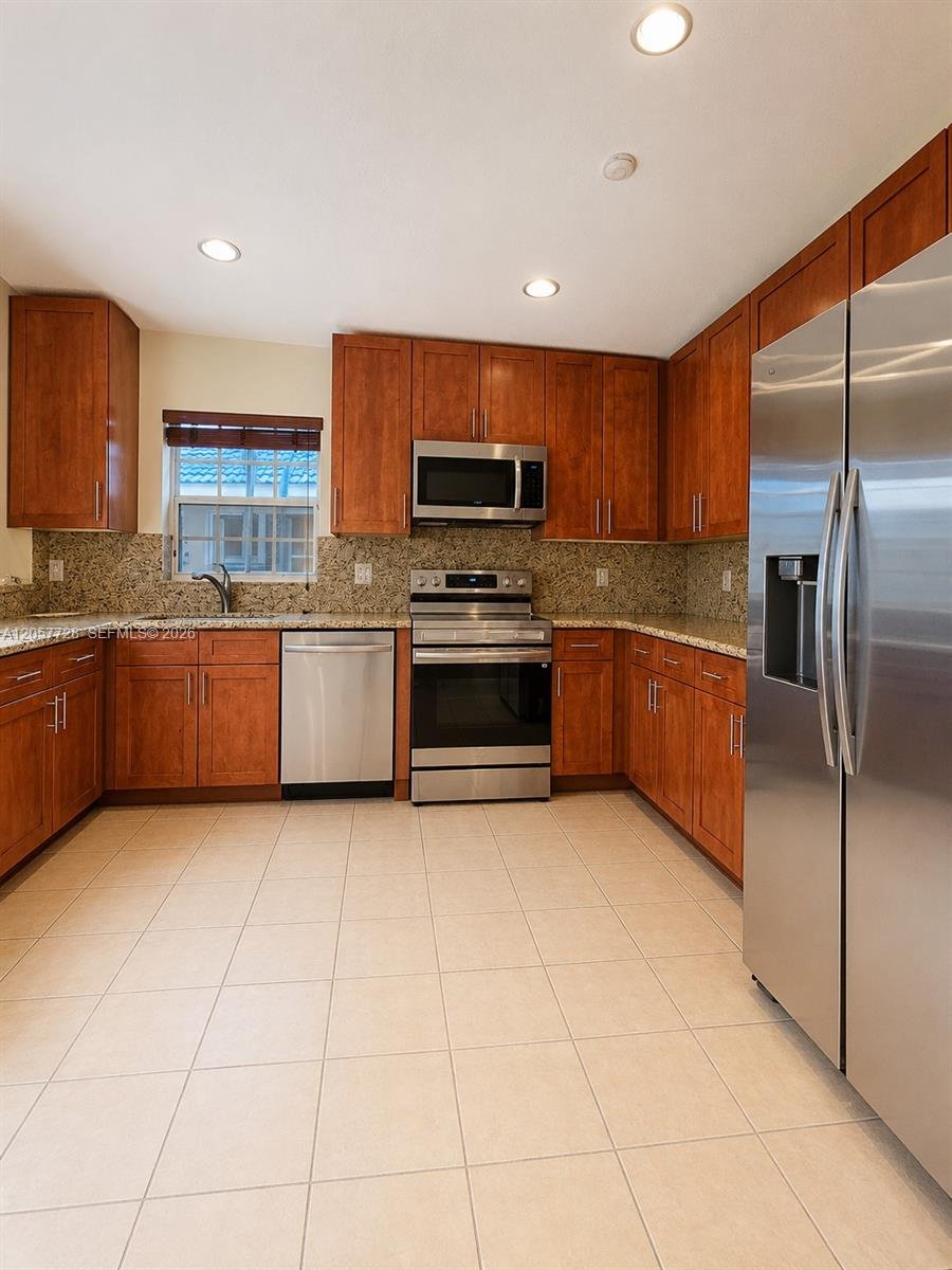 Weston House: 1041 Cedar Falls Drive