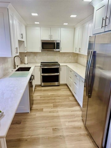 Pompano Beach Condo: 812 BRINY Avenue 10A
