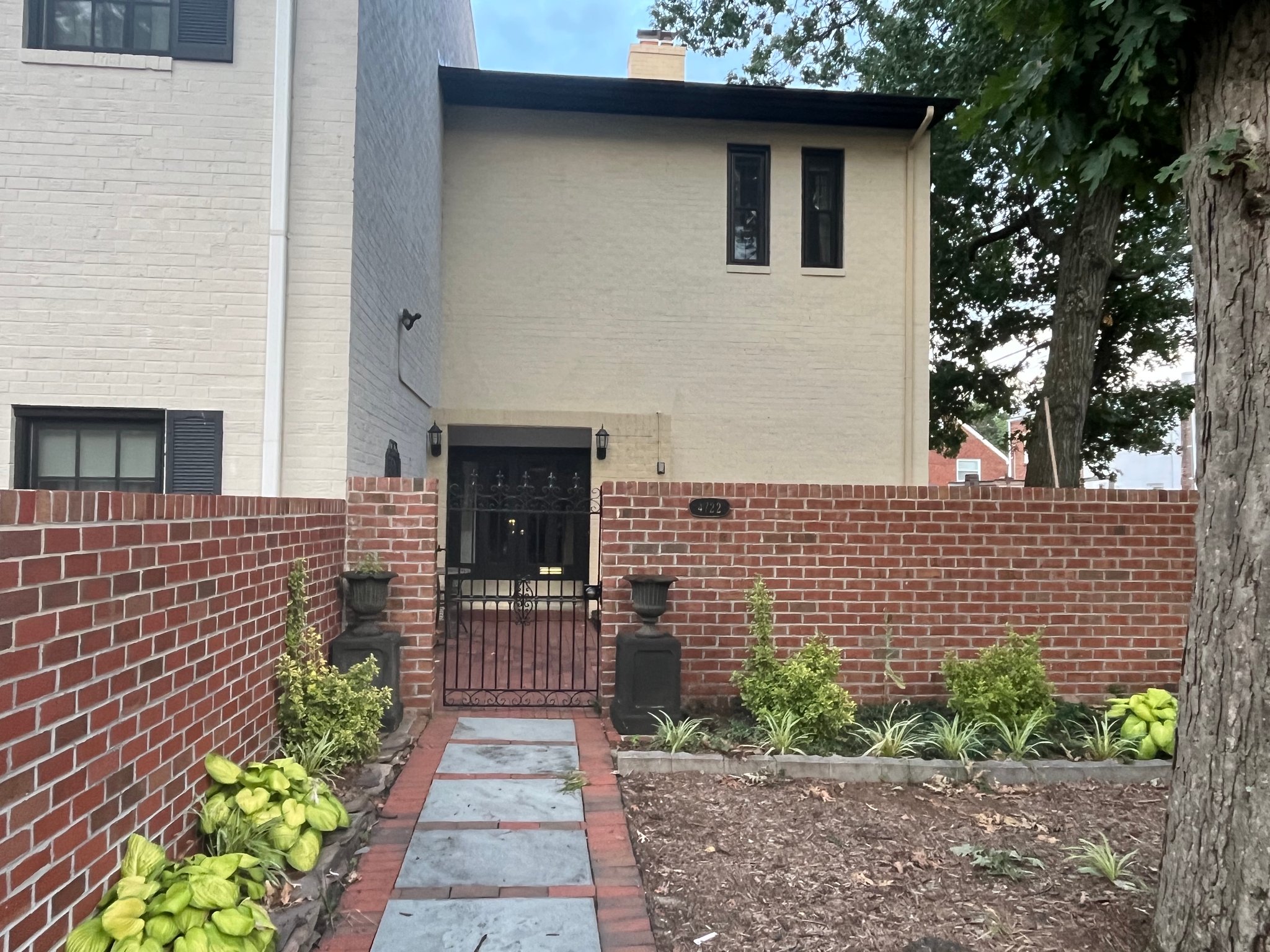 Arlington Townhome: 4722 21st St N