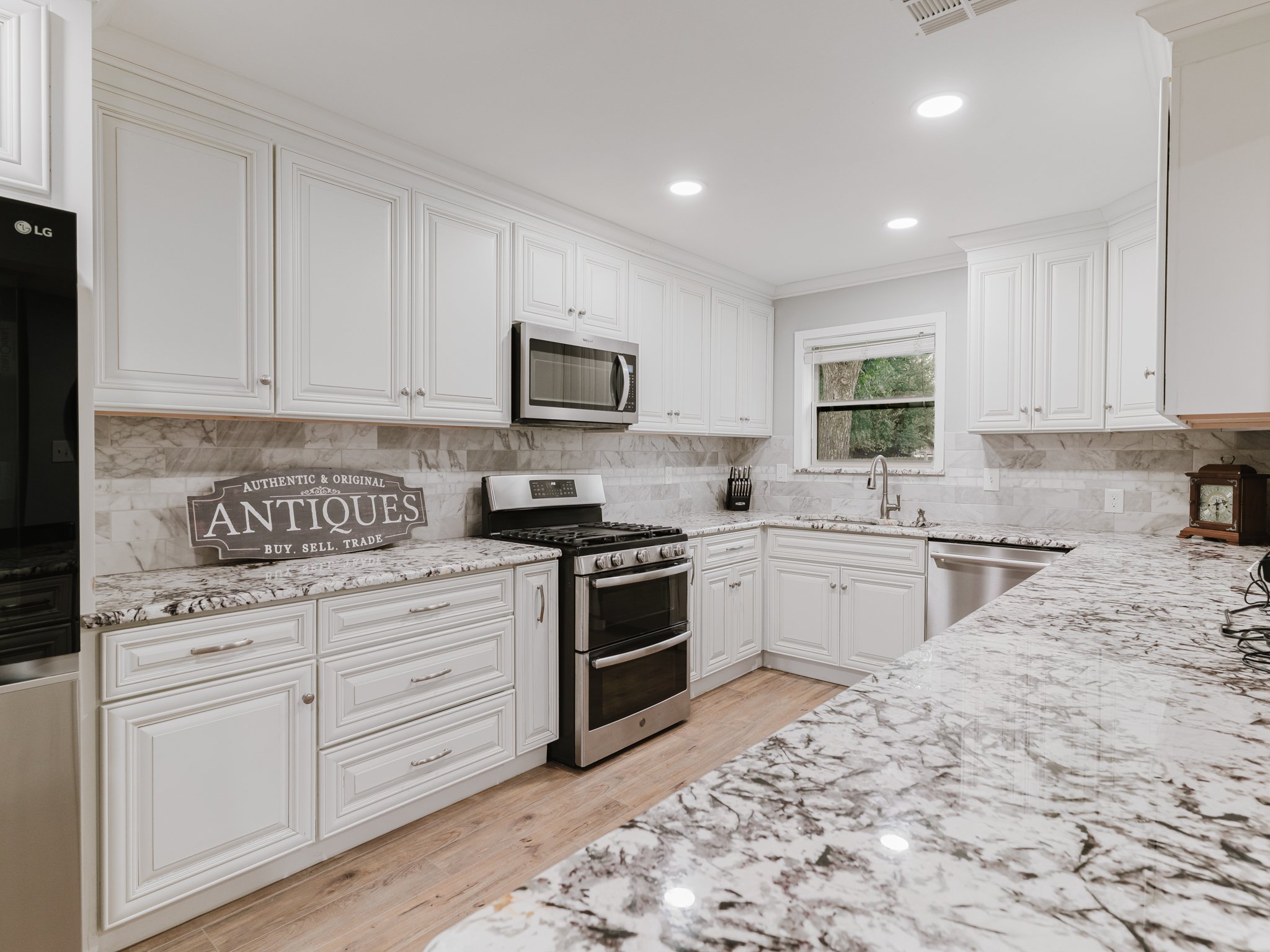 Irving House: 3438 Princeton Dr