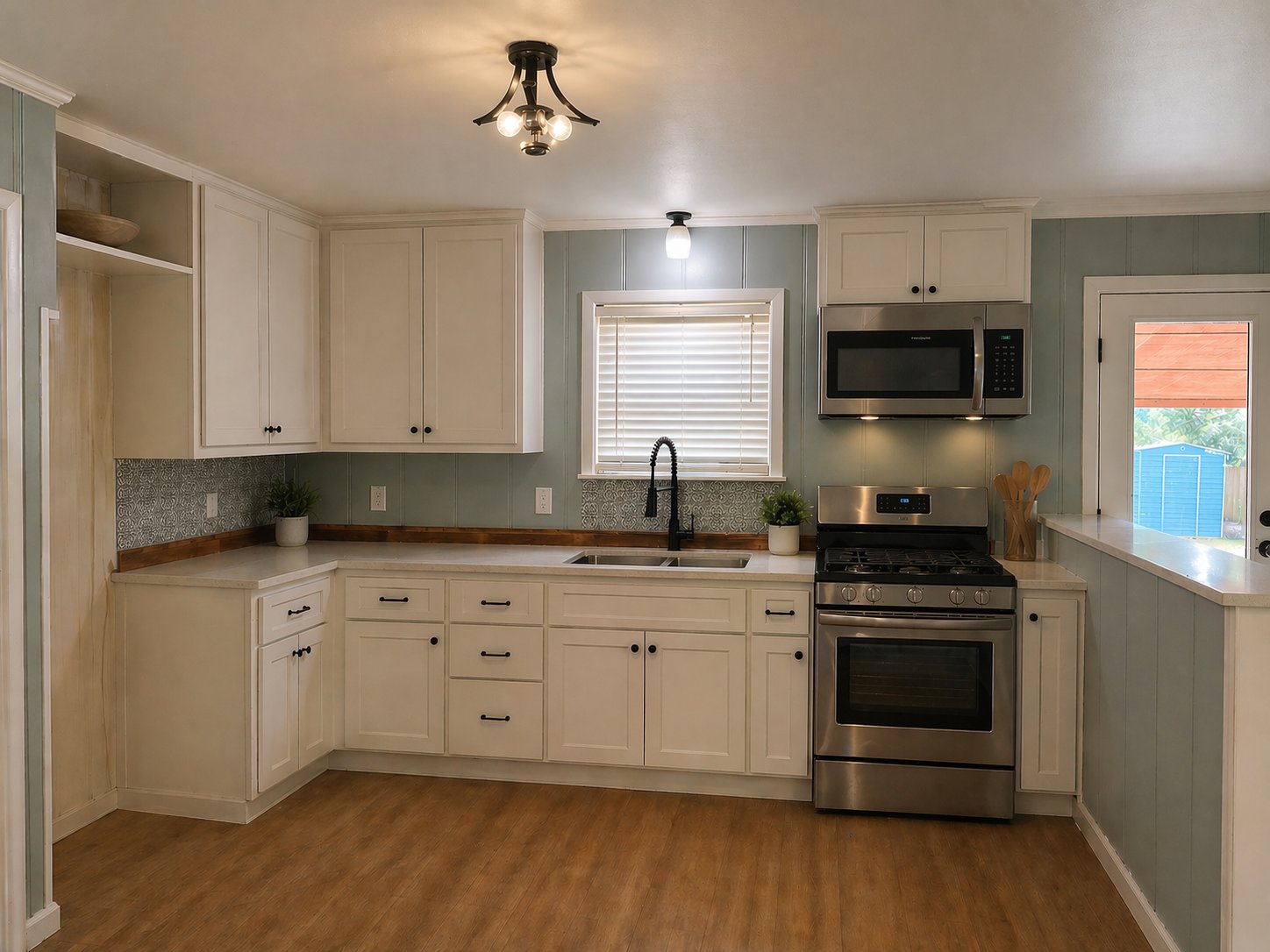 Jacksonville House: 110 Newbern St