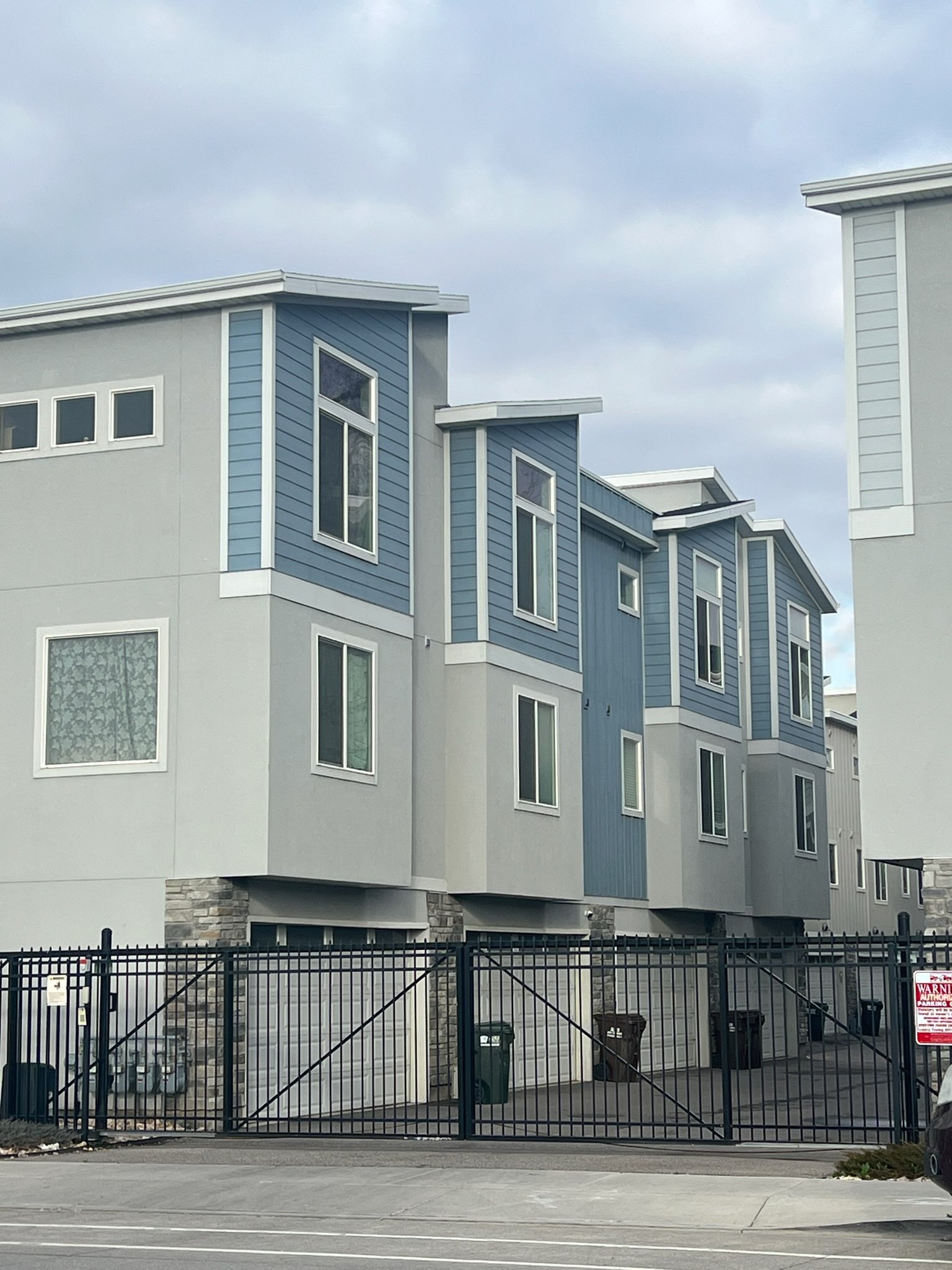 Salt Lake City Townhome: 90 W Brooklyn Park Ln