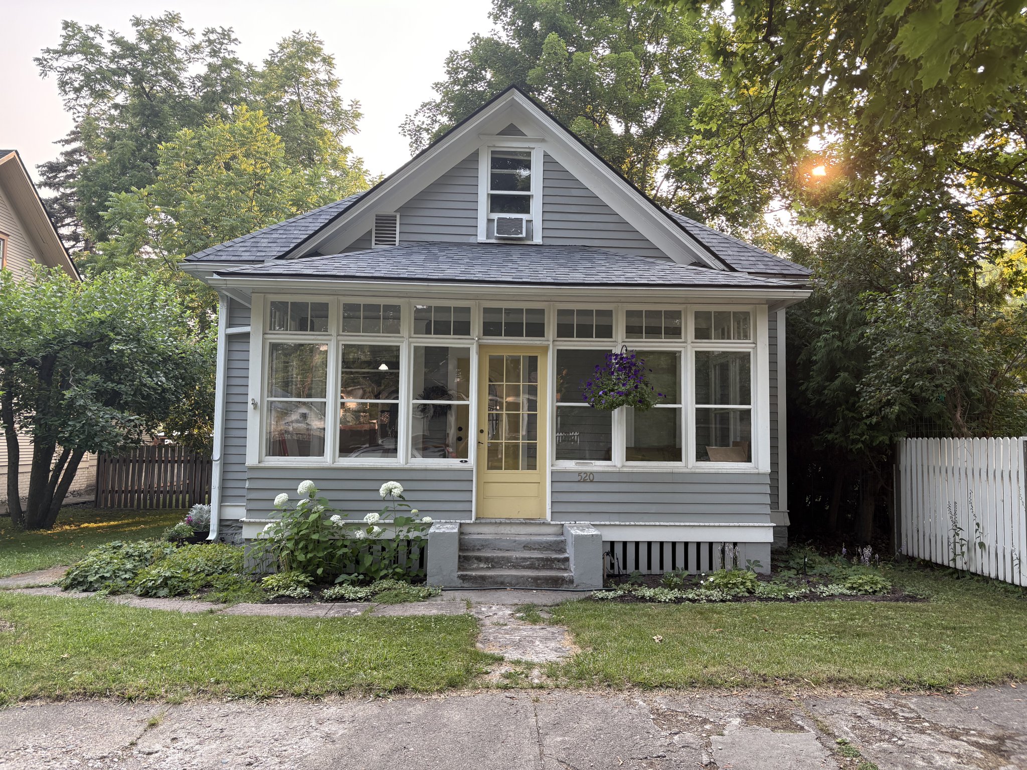Kalispell House: 520 3rd Ave E