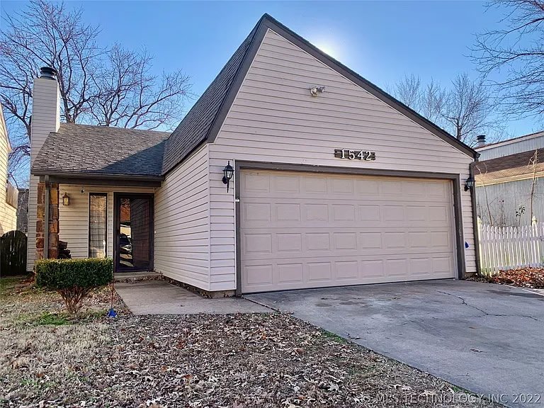 Tulsa House: 1542 E 67th Pl