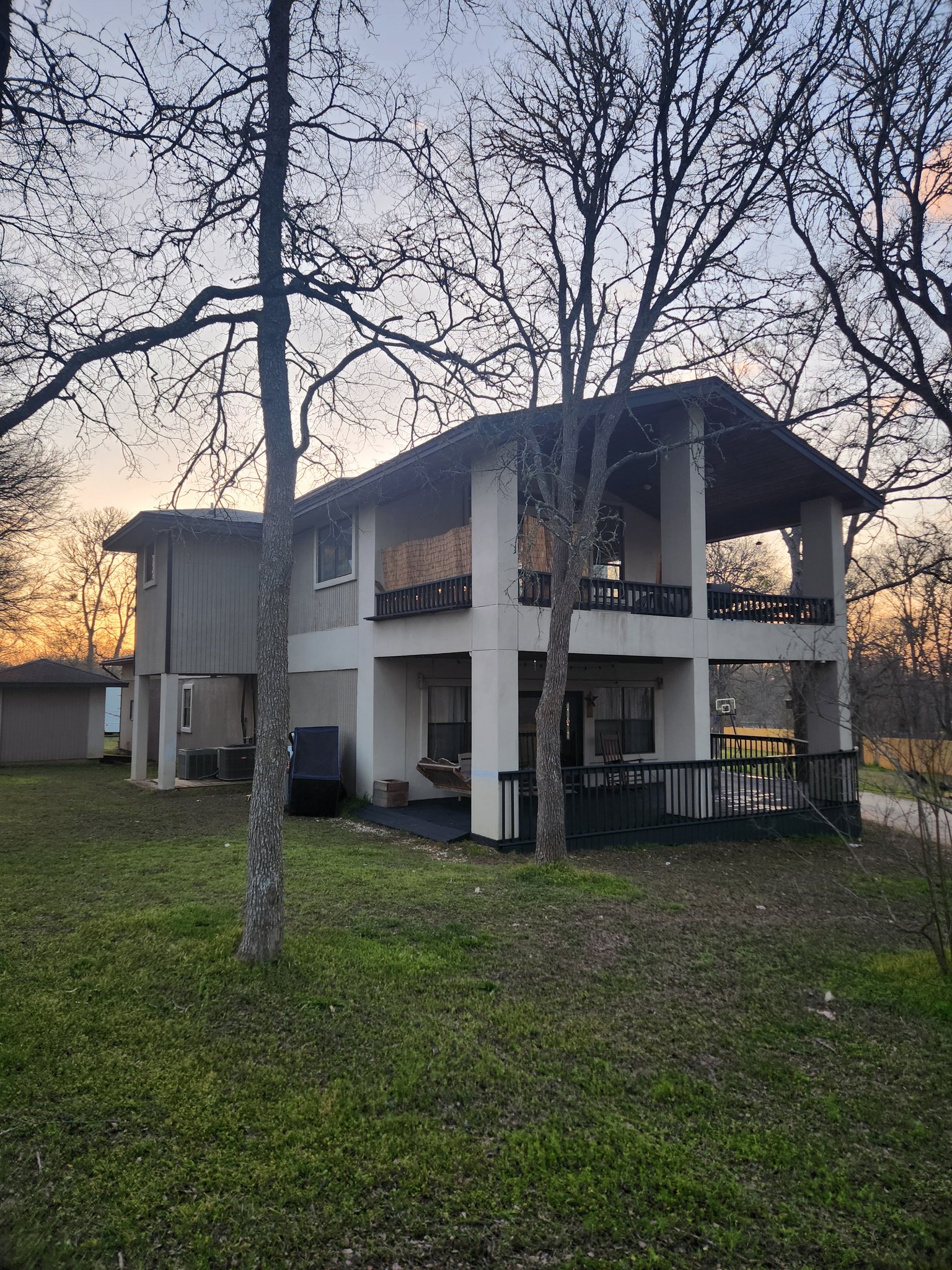 Cedar Creek House: 126 Deer Run Dr
