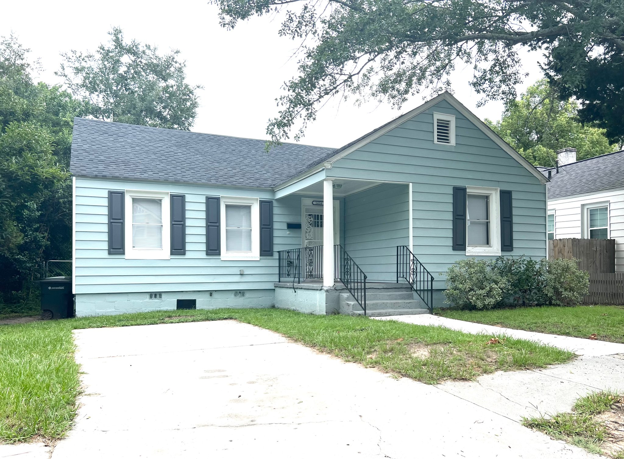 Savannah House: 1416 E 33rd St