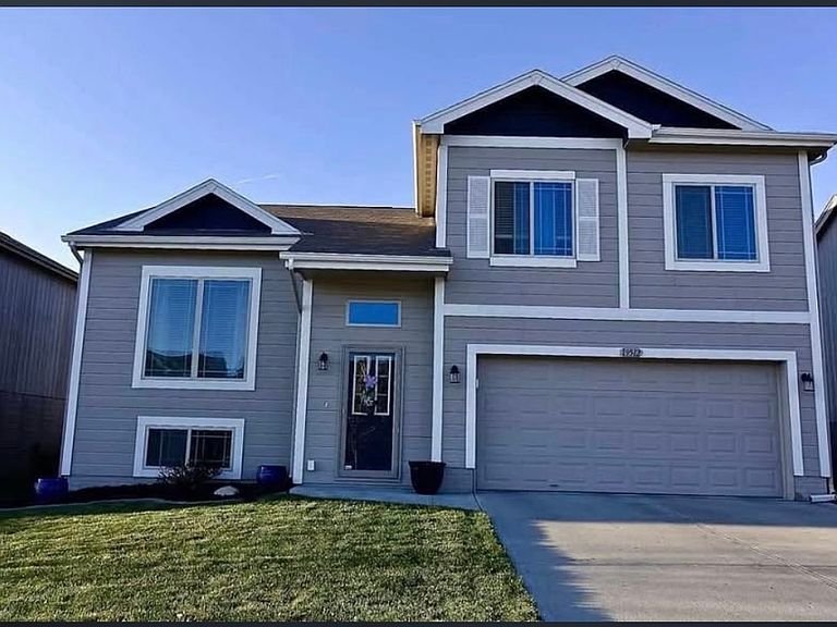 Omaha House: 19512 Gail Ave,